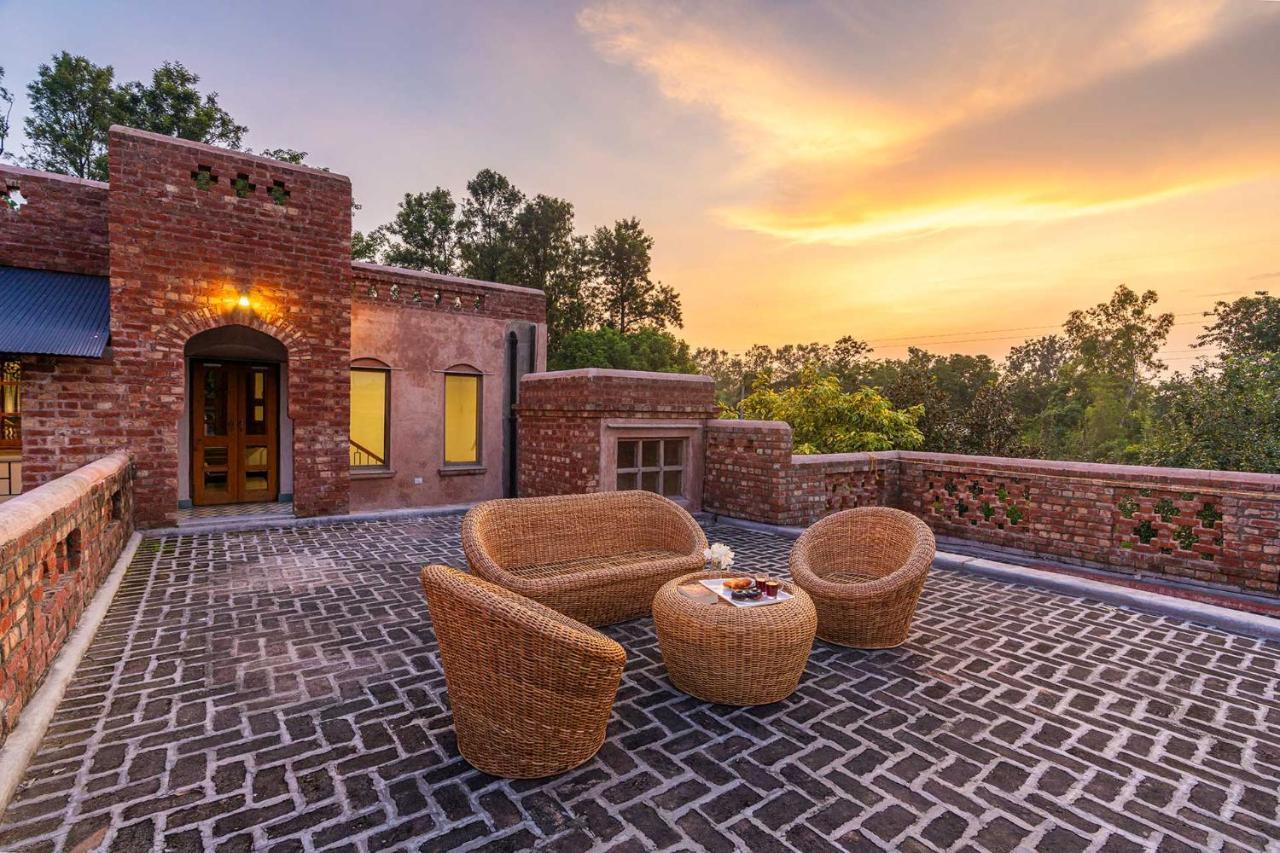Stayvista'S Peepal Haveli - Rustic Kothi With Terrace, Breathtaking View & Bonfire Narainpur  Exterior foto